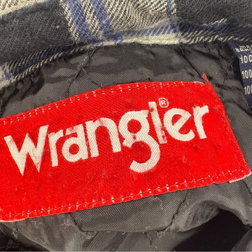 Wrangler Quilted Flannel Shirt Jacket Blue Black Plaid Lined Shacket Medium - Picture 3 of 11